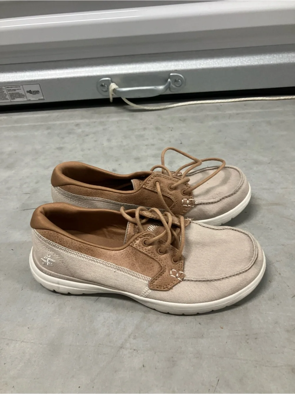Skechers On-the-GO Flex - Embark boat shoe women’s shoe Size 7